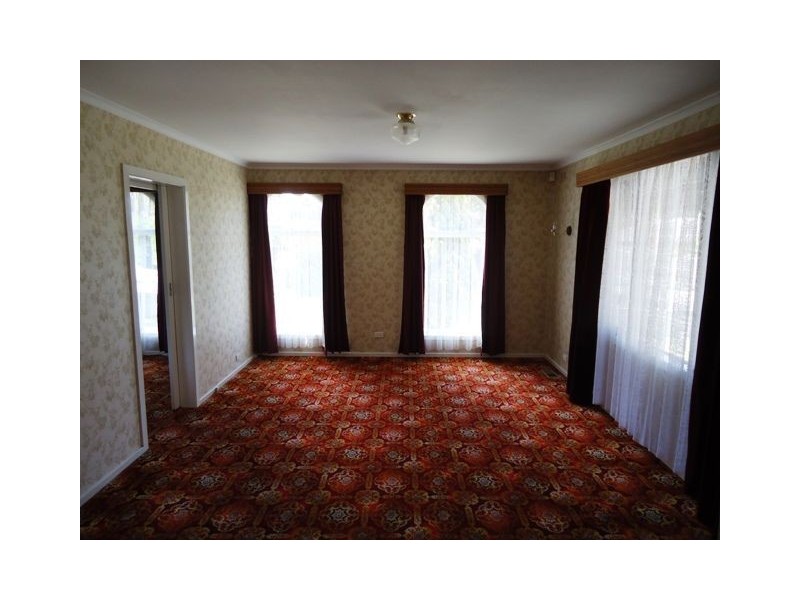 37 Mirang Avenue, Croydon VIC 3136