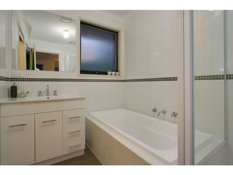 3 Naroo Road, Mooroolbark VIC 3138