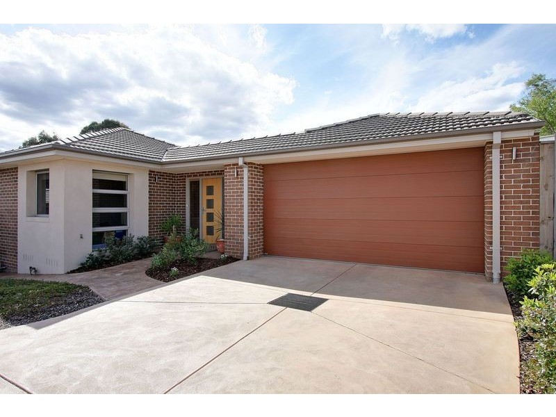 18C Malinda Way, Croydon South VIC 3136