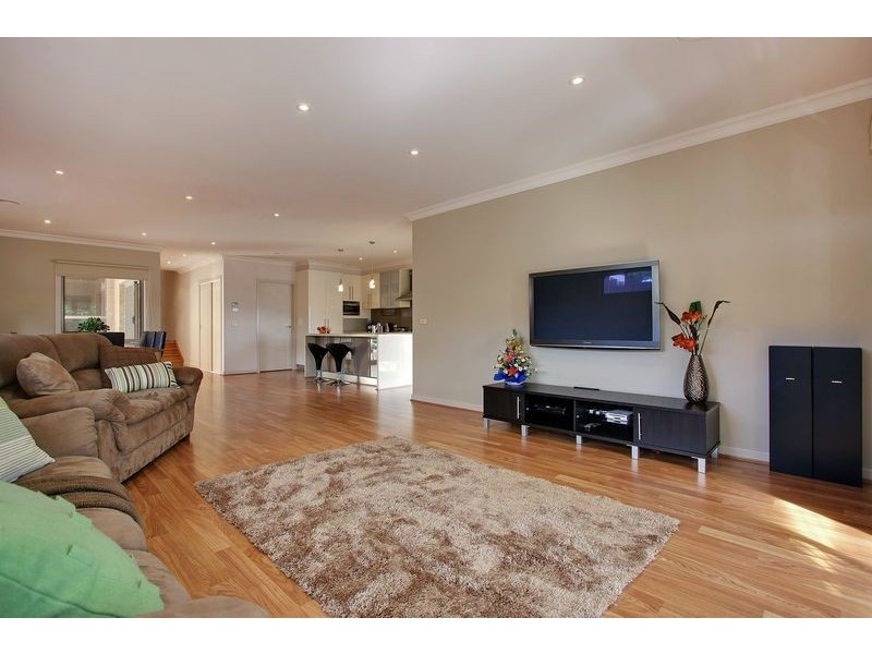 18C Malinda Way, Croydon South VIC 3136