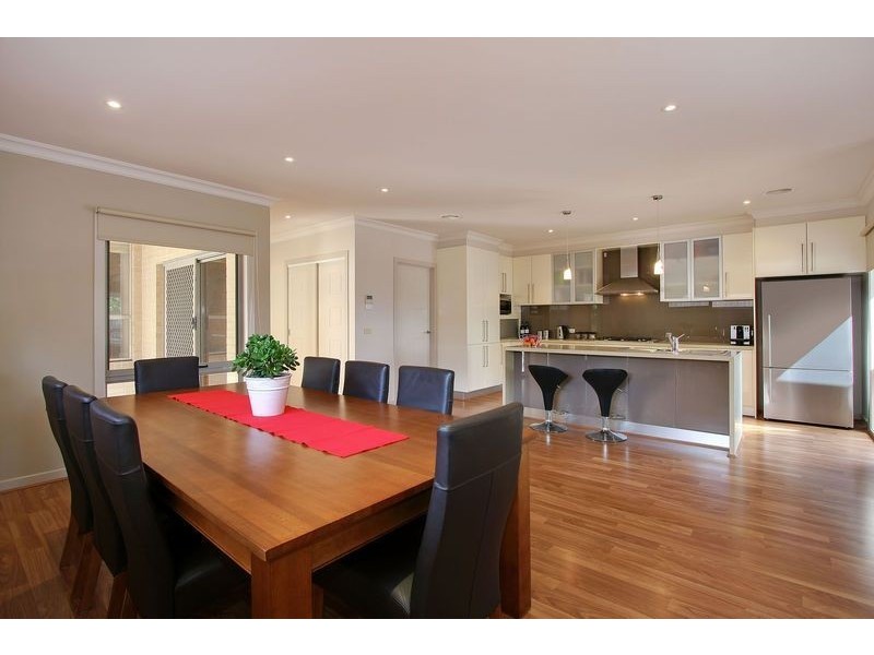 18C Malinda Way, Croydon South VIC 3136