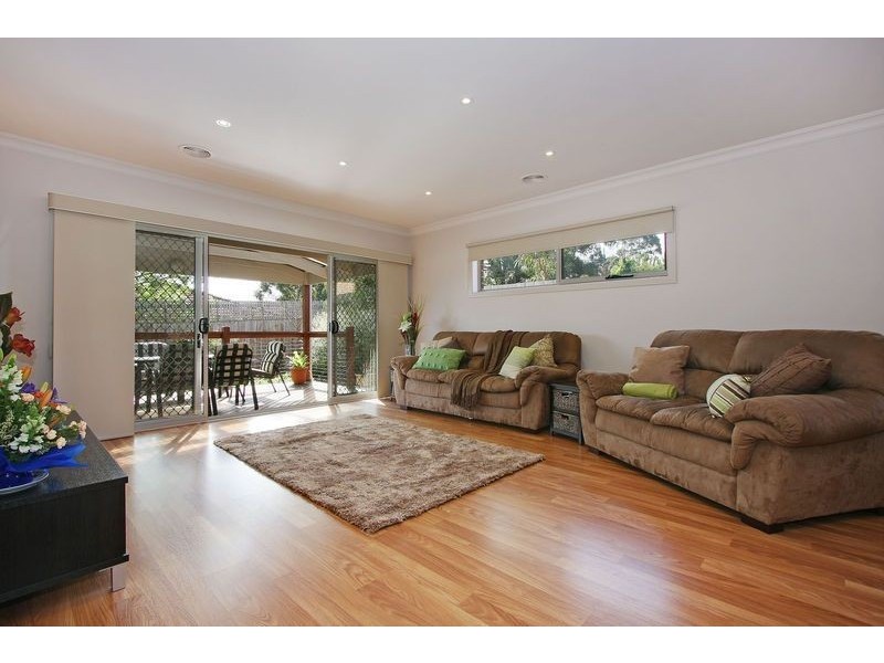 18C Malinda Way, Croydon South VIC 3136