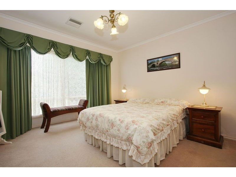 2 Wickham Court, Chirnside Park VIC 3116