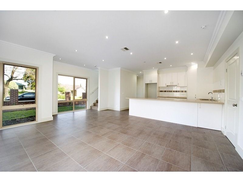 1/4 Haig Street, Croydon VIC 3136