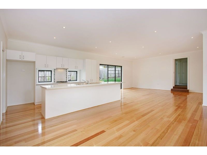 2/9 Nola Court, Croydon VIC 3136