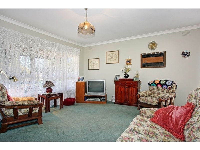 38 Zina Grove, Mooroolbark VIC 3138