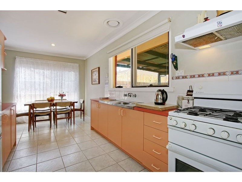 38 Zina Grove, Mooroolbark VIC 3138