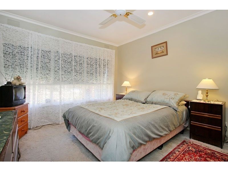 38 Zina Grove, Mooroolbark VIC 3138