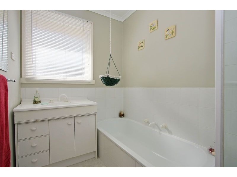 38 Zina Grove, Mooroolbark VIC 3138