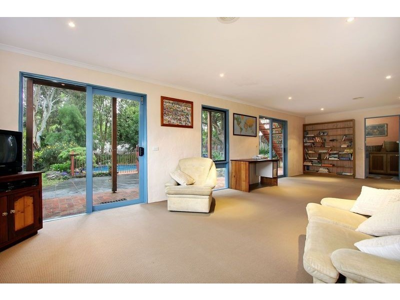 21 Evon Avenue, Ringwood East VIC 3135