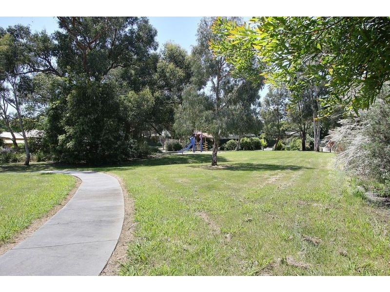 36 Manifold Court, Croydon South VIC 3136