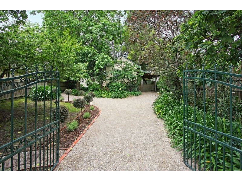 241 Dorset Road, Croydon VIC 3136