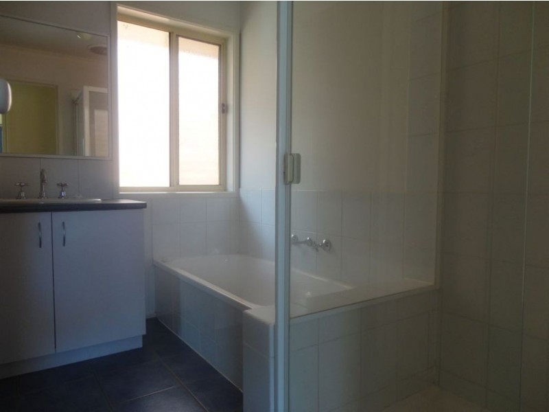 2/30 Farnham Road, Bayswater VIC 3153