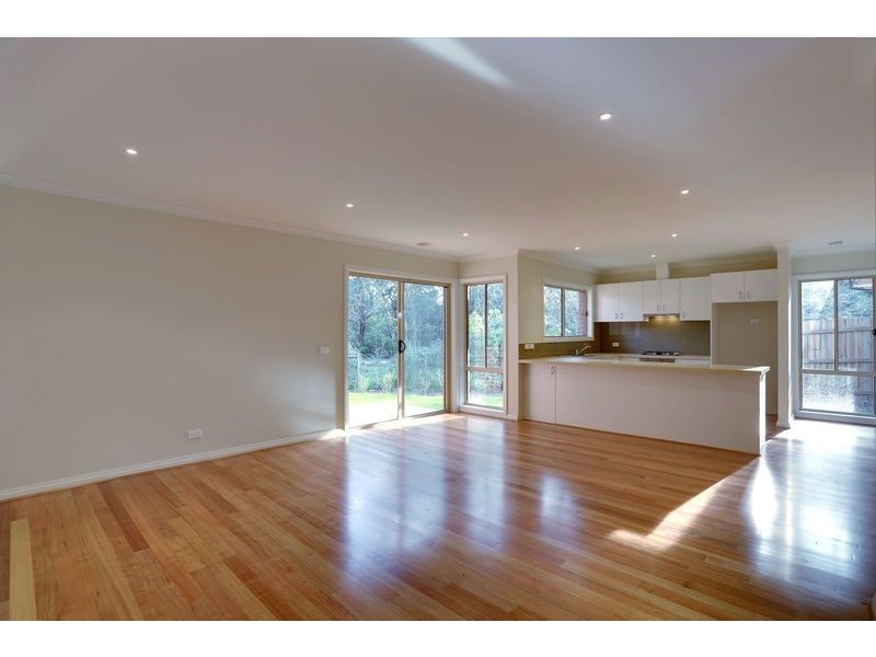 2/25 Leonard Street, Ringwood VIC 3134