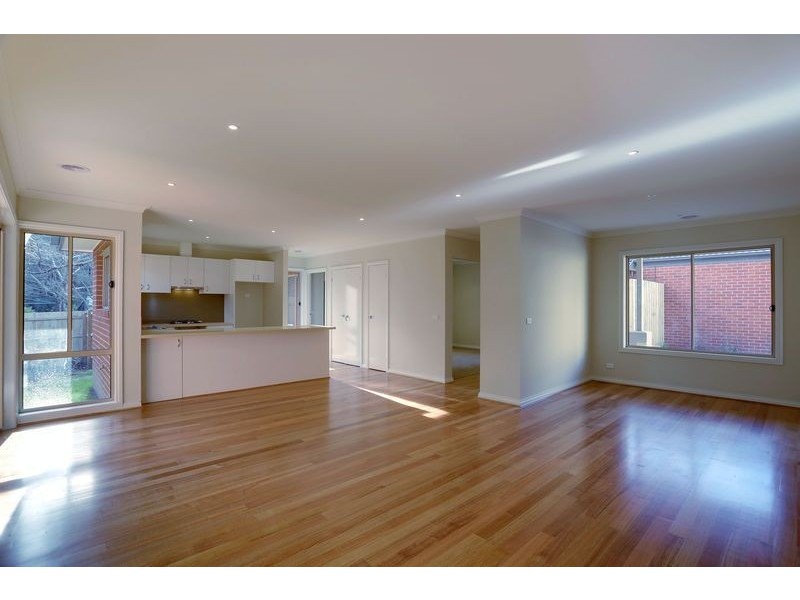 2/25 Leonard Street, Ringwood VIC 3134