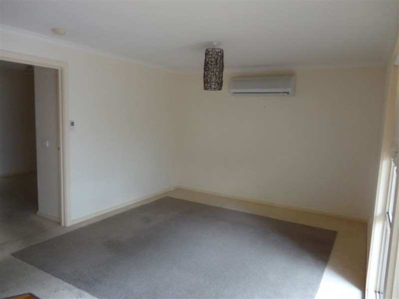 3/6 Moore Street, Croydon VIC 3136