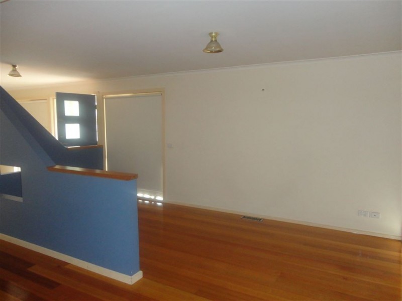 3/6 Moore Street, Croydon VIC 3136