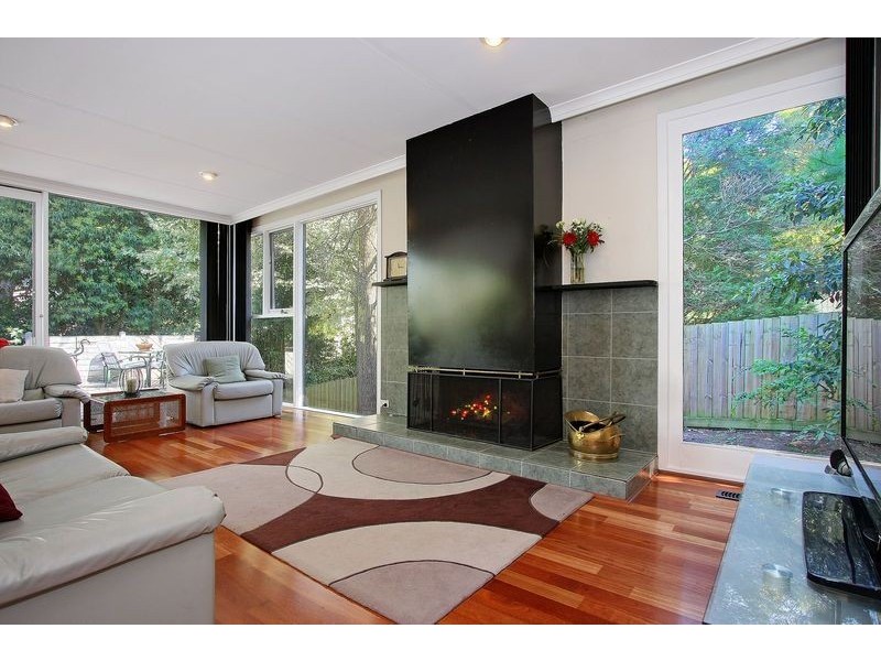 6 Maple Court, Ringwood East VIC 3135