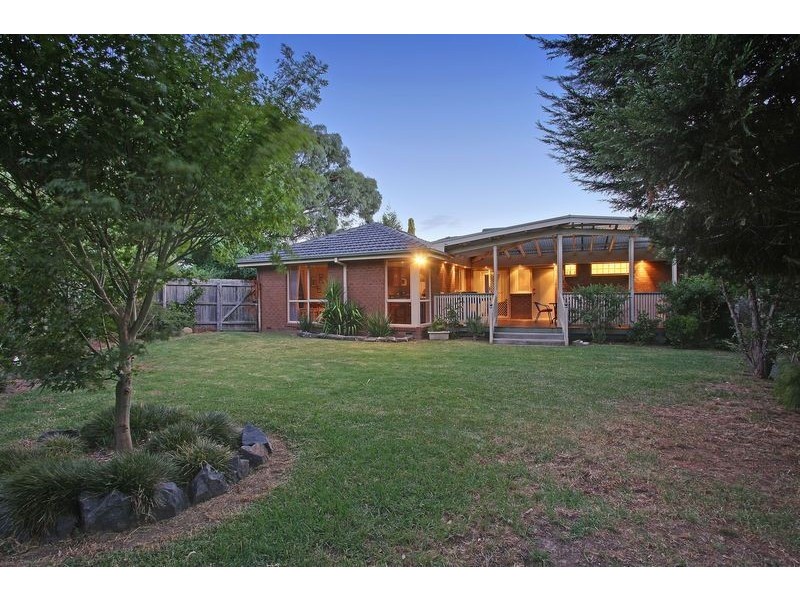 8 Pioneer Court, Rowville VIC 3178