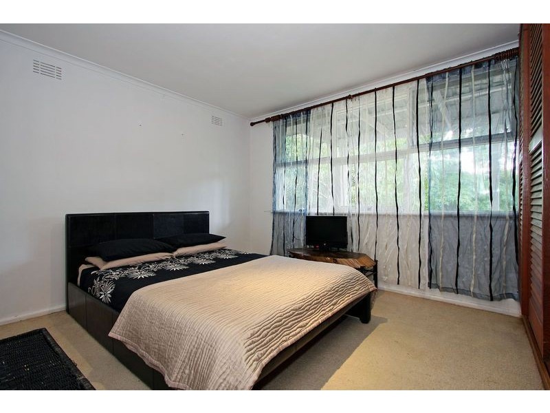 13 Binbrook Drive, Croydon VIC 3136
