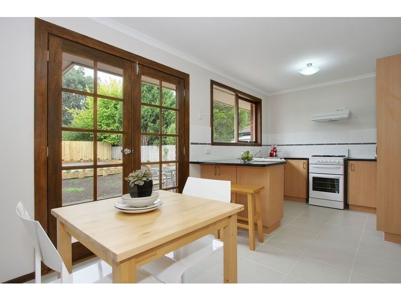 11 Mountain Heath Walk, Croydon South VIC 3136