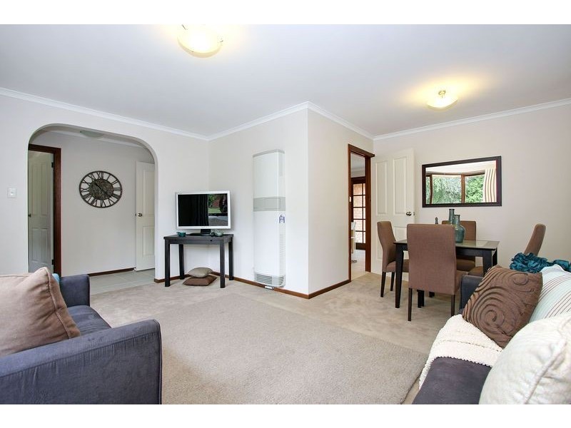 11 Mountain Heath Walk, Croydon South VIC 3136