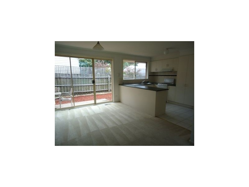 2/79 Exeter Road, Croydon North VIC 3136