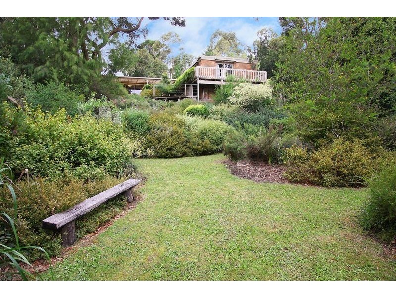 6 Mountain Drive, Mooroolbark VIC 3138