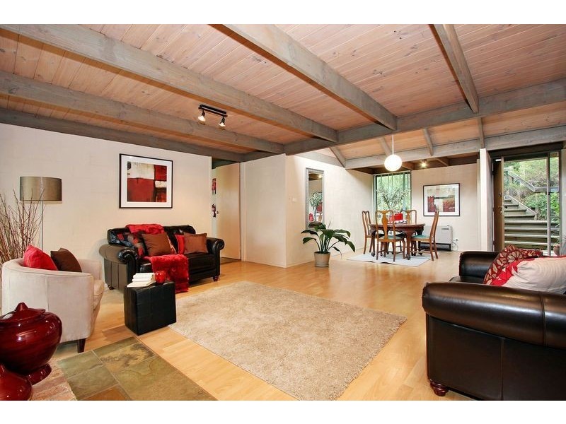 6 Mountain Drive, Mooroolbark VIC 3138