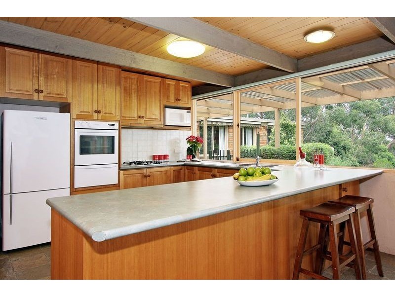 6 Mountain Drive, Mooroolbark VIC 3138