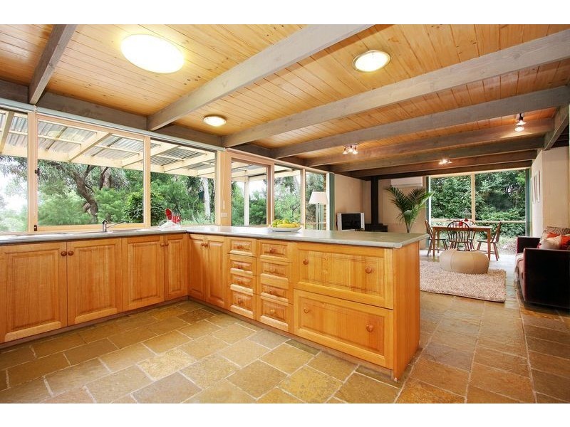 6 Mountain Drive, Mooroolbark VIC 3138