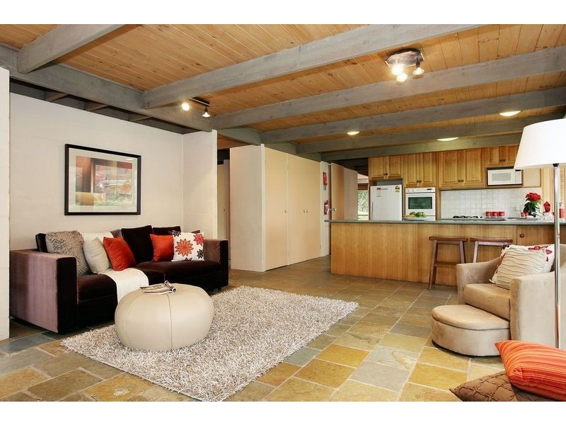 6 Mountain Drive, Mooroolbark VIC 3138