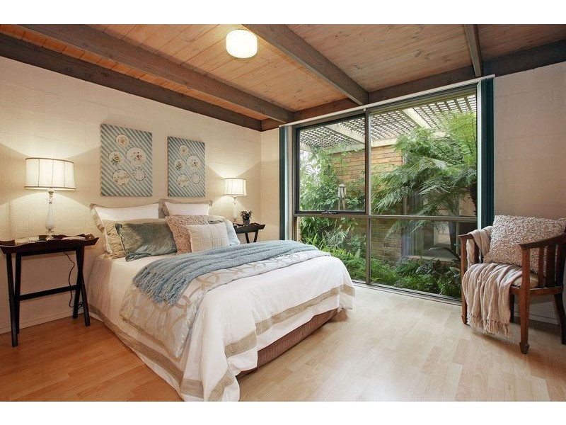 6 Mountain Drive, Mooroolbark VIC 3138