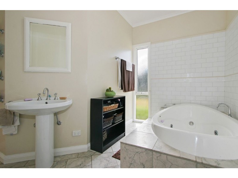 1948 Melba Highway, Dixons Creek VIC 3775