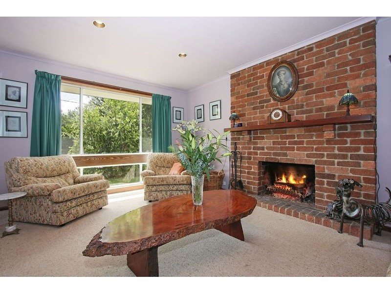 15 Jillian Street, Mooroolbark VIC 3138