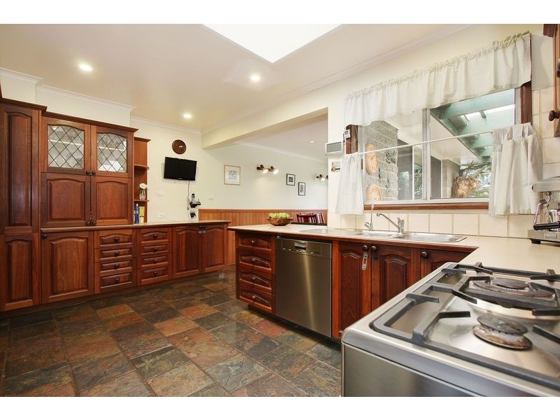 15 Jillian Street, Mooroolbark VIC 3138