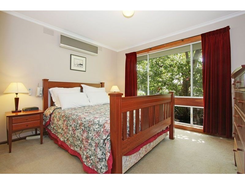 15 Jillian Street, Mooroolbark VIC 3138