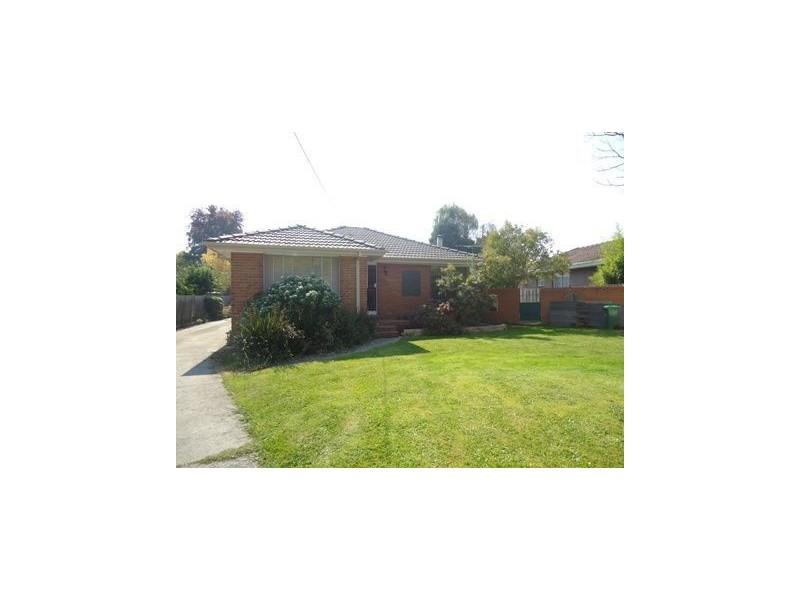 4 Lorna Court, Mooroolbark VIC 3138