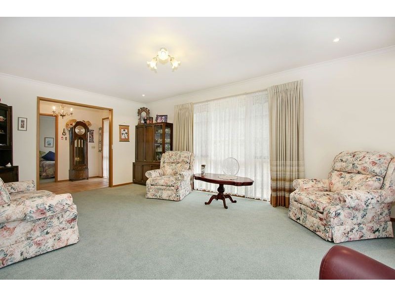 8 James Milne Drive, Croydon North VIC 3136