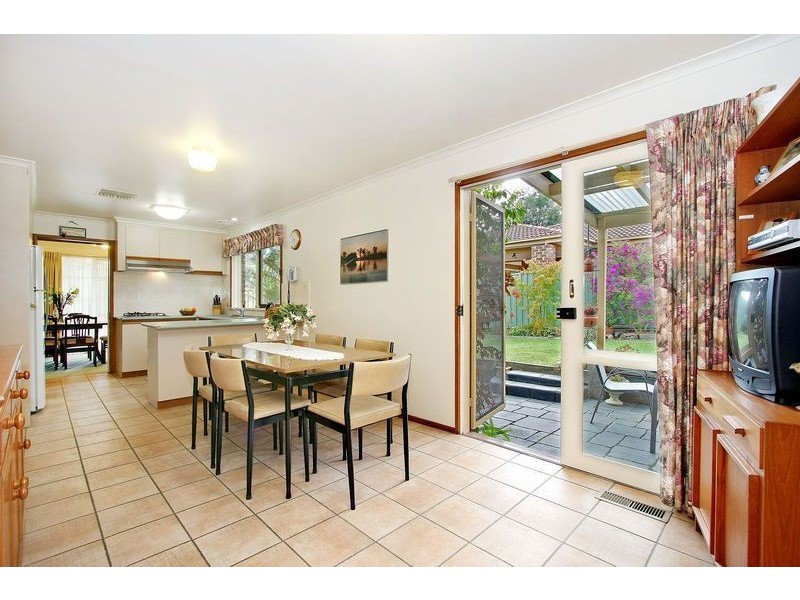 8 James Milne Drive, Croydon North VIC 3136