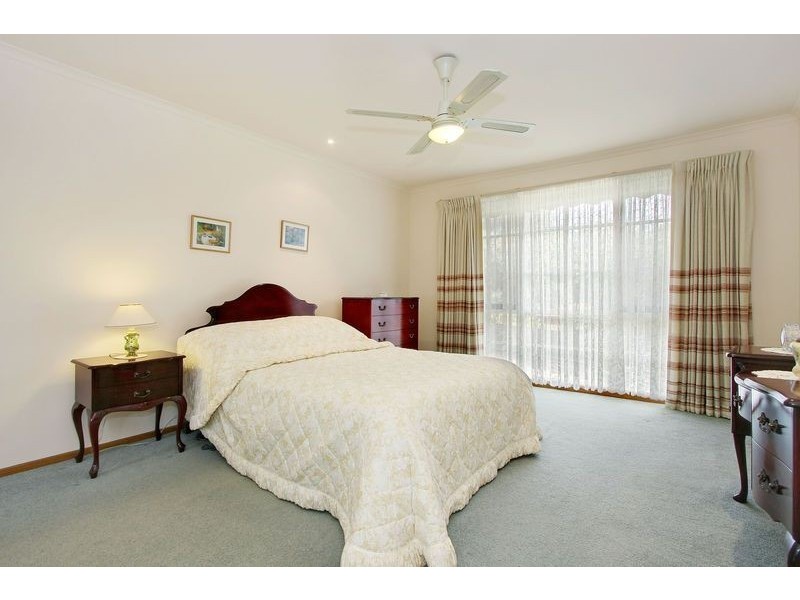 8 James Milne Drive, Croydon North VIC 3136