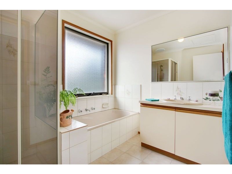 8 James Milne Drive, Croydon North VIC 3136