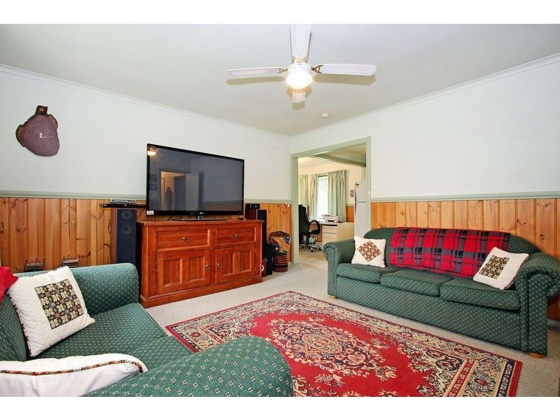 4 Milton Court, Mooroolbark VIC 3138