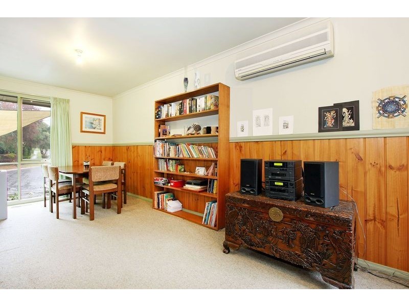 4 Milton Court, Mooroolbark VIC 3138