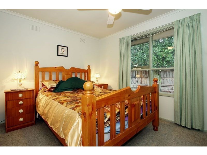 4 Milton Court, Mooroolbark VIC 3138