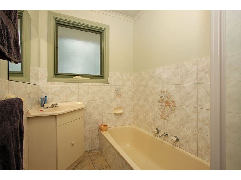 4 Milton Court, Mooroolbark VIC 3138