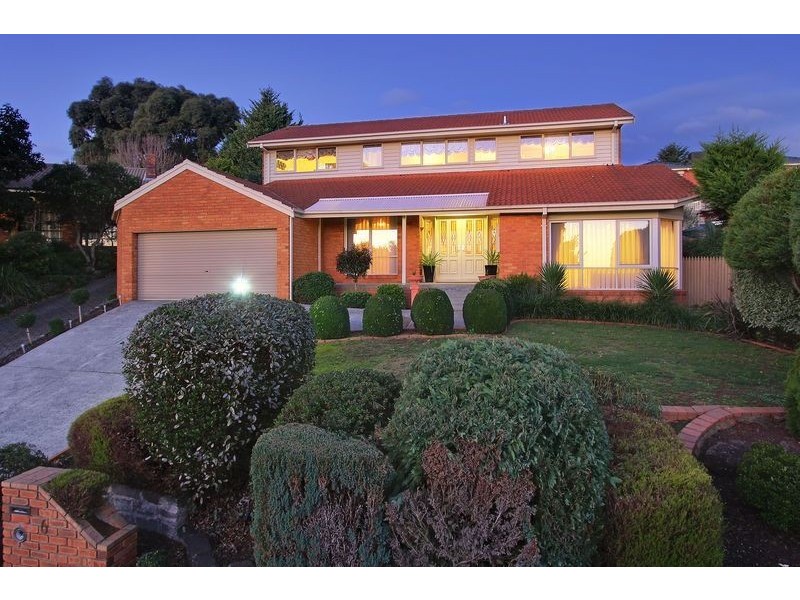 6 Gill Place, Mooroolbark VIC 3138