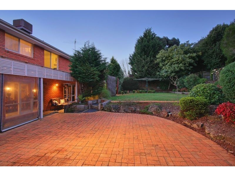 6 Gill Place, Mooroolbark VIC 3138