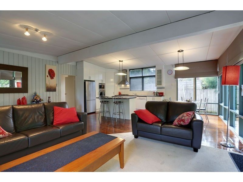 2/23 Jarvis Avenue, Croydon VIC 3136