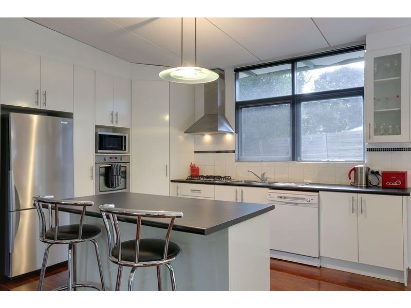 2/23 Jarvis Avenue, Croydon VIC 3136